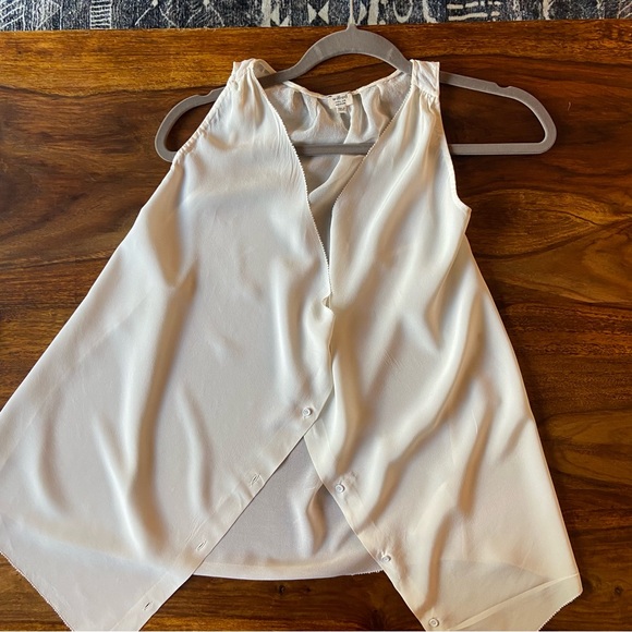 WILFRED. 100% Silk. Size Medium. Color: Ivory. - Picture 7 of 8